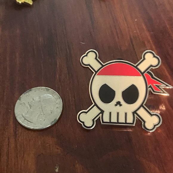 2006 Pirates of the Caribbean Mickey Skull Disney Parks Pin - Picture 2 of 4